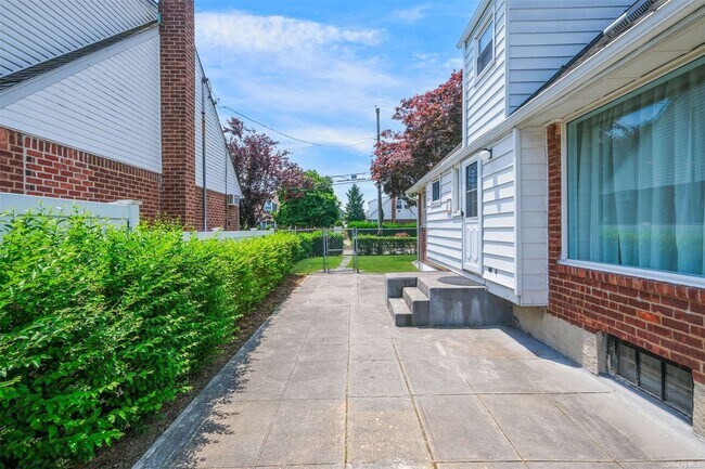 Photo - 247 East Ave