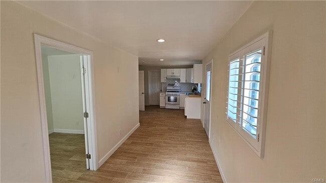 Photo - 265 E M St