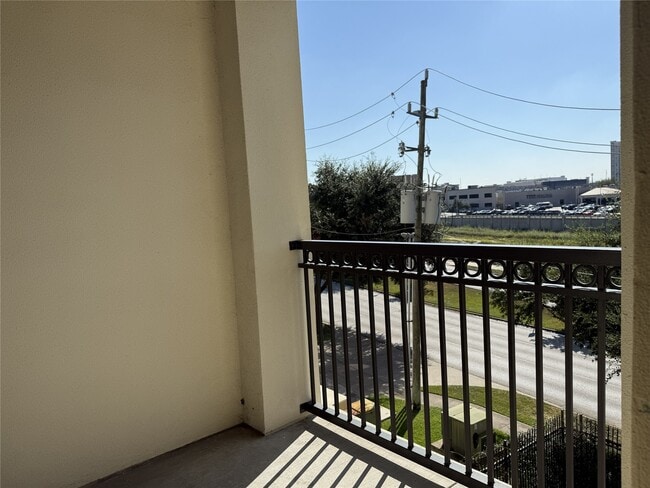 Photo - 7575 Kirby Dr Unit 2218