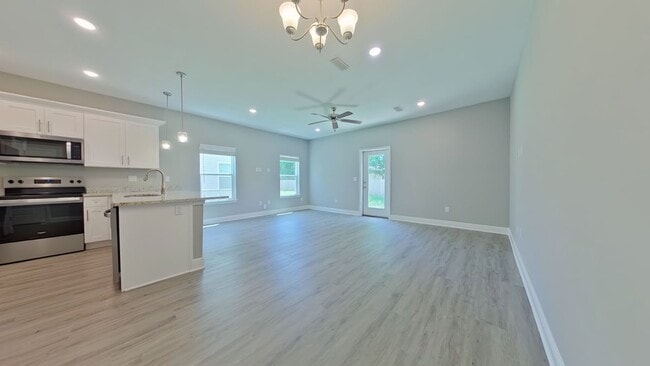 Photo - 852 Fairview Dr