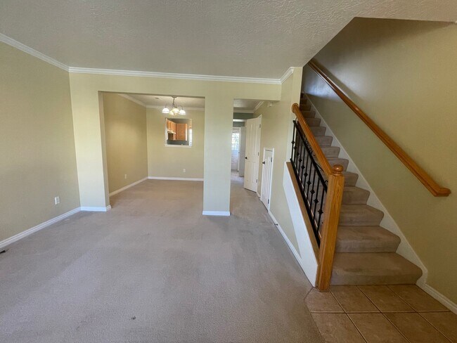 Photo - 100 Geneva Dr