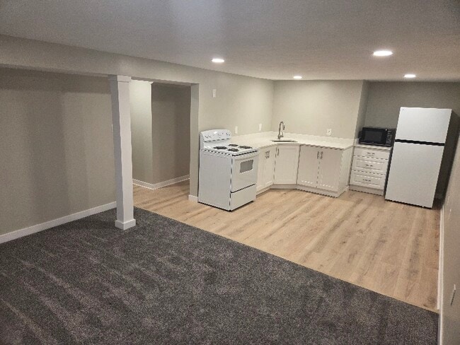 Building Photo - 785 N Monroe Blvd