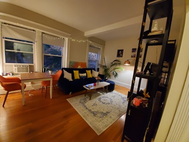 Photo - 1595 Beacon St Unidad 10