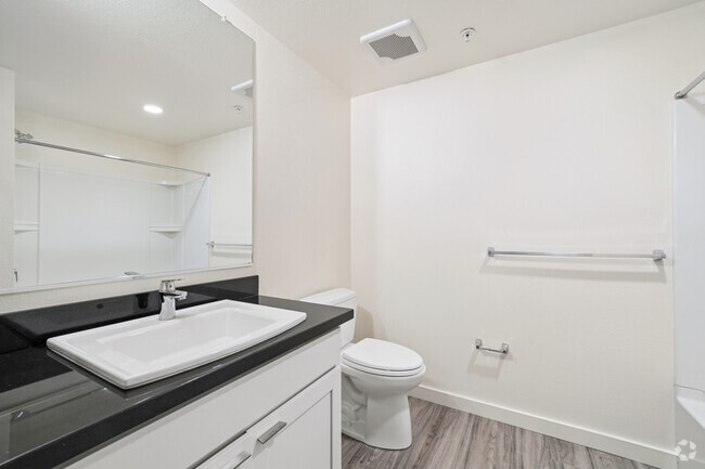 3BR, 2BA - 1,292SF - Bathroom