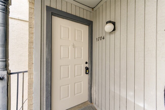 Photo - 6606 De Moss Dr Unit 1704