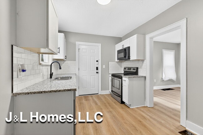 Building Photo - 888 Miller Ave