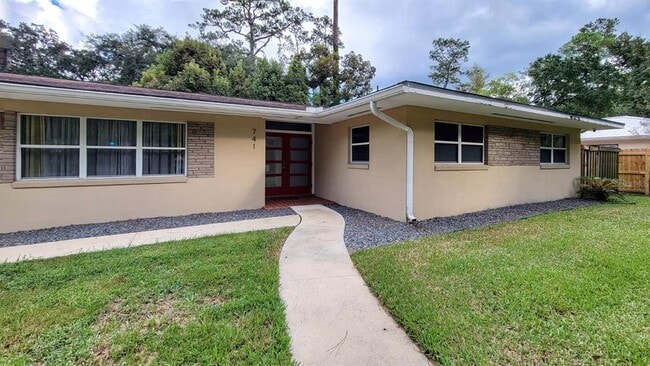 Photo - 741 NW 36th St