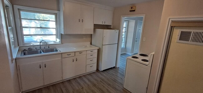 Photo - 1819 S 24th St