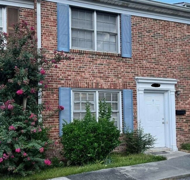 7602 Hunt Club Rd Unit I-104