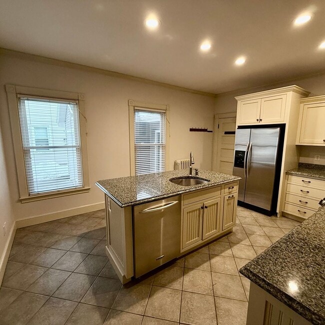 Photo - Luxury 2BR/2BA on Eastern Prom – Walk to Waterfront