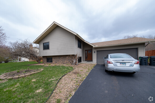 Building Photo - 1417 Raleigh Dr Rental