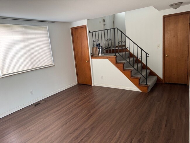 Photo - 4942-4944 Beacon Hill Rd Unit 4942 Beacon Hill Rd