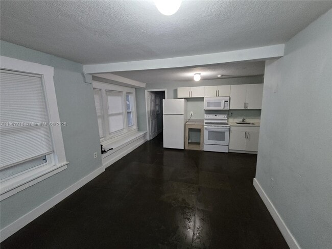 Photo - 5909 NW 5th Ct Unidad 1