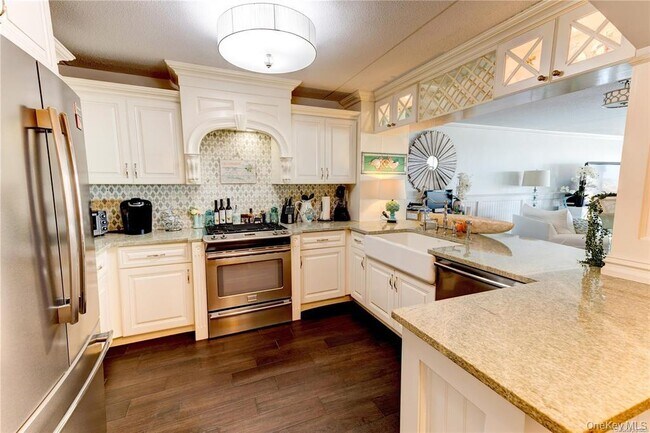 Photo - 170 W Broadway Unit 6G