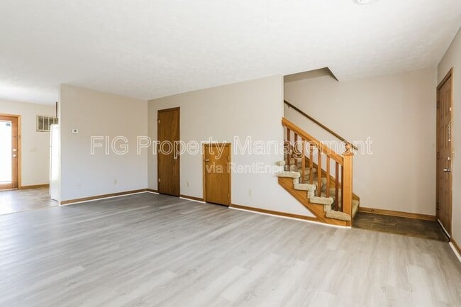 Building Photo - 537 Scott County Rd Unit H