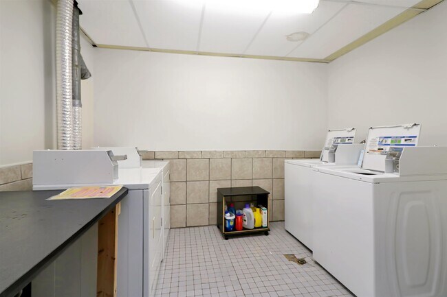 Building Photo - 963-965-965 JFK Blvd E Unit # 2-5