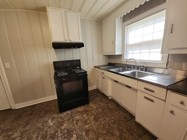 Photo - 18 Montclair Dr