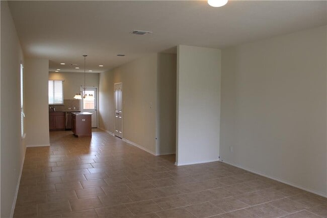 Photo - 525 Coffee Berry Dr