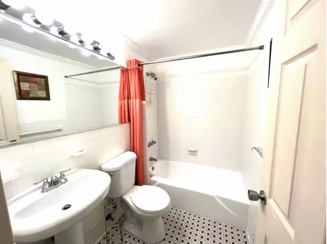 Photo - High Rise Luxury Unit 9O