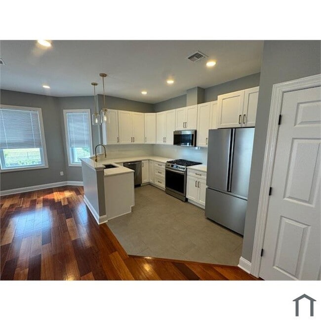 Photo - 260 John St Unidad A2