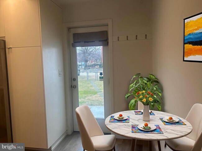 Photo - 400 Riggs Rd NE