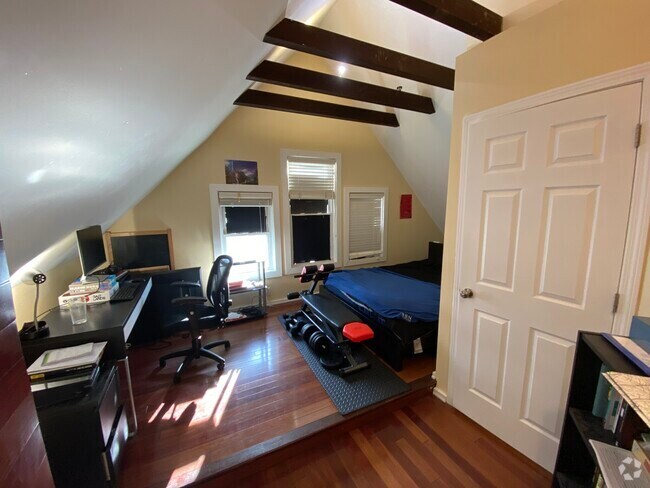 Building Photo - 381 Highland Ave Unit 2 Rental