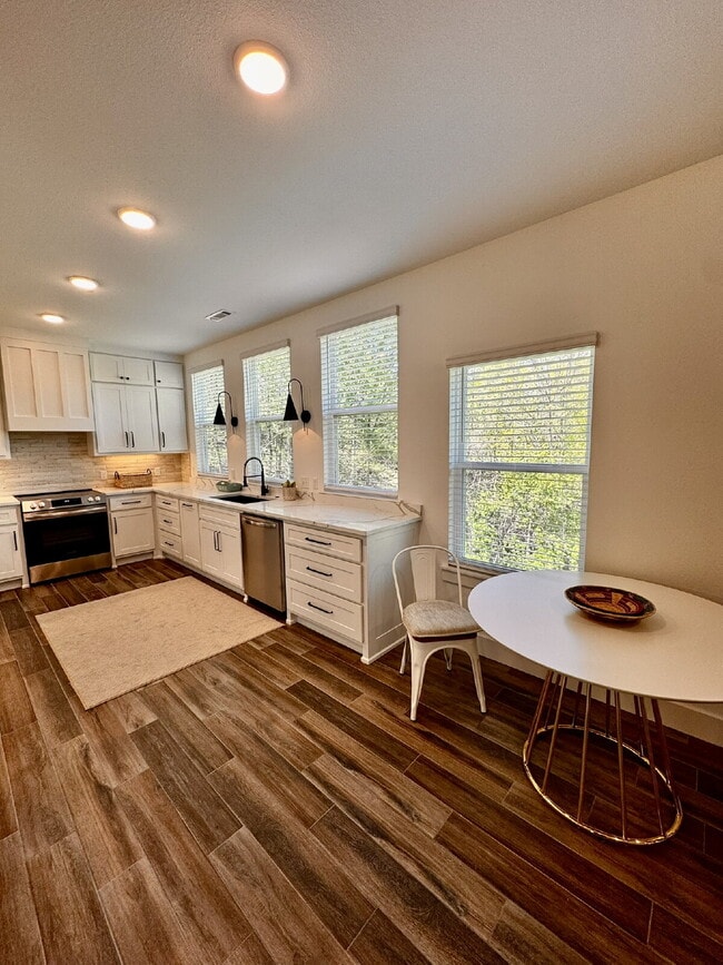 Photo - 8881 Williams Rd