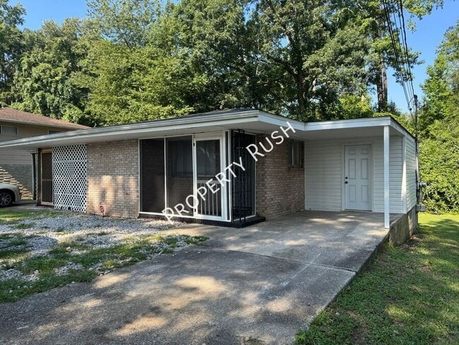 Building Photo - 1017 N Larchmont Dr Unit B Rental
