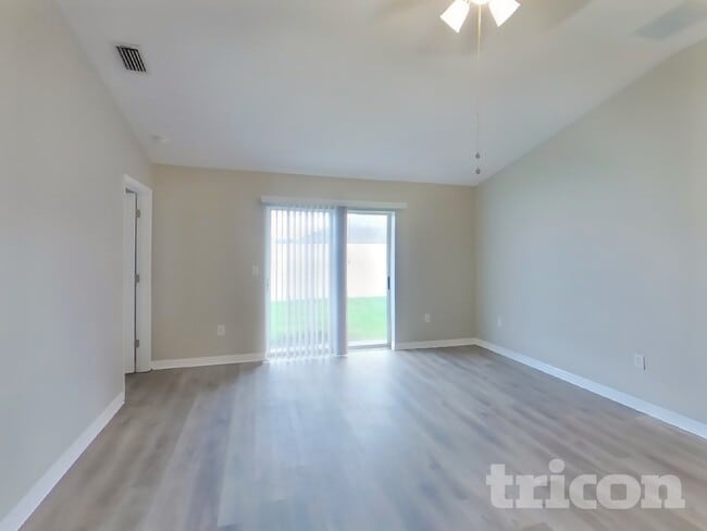 4513 Tina Ln