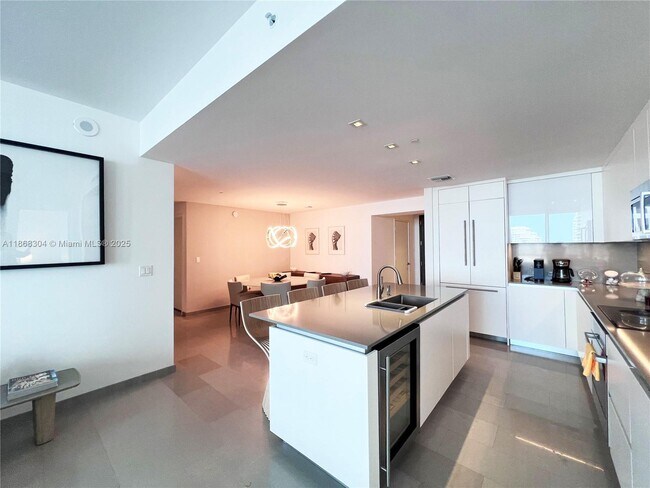 Photo - 68 SE 6th St