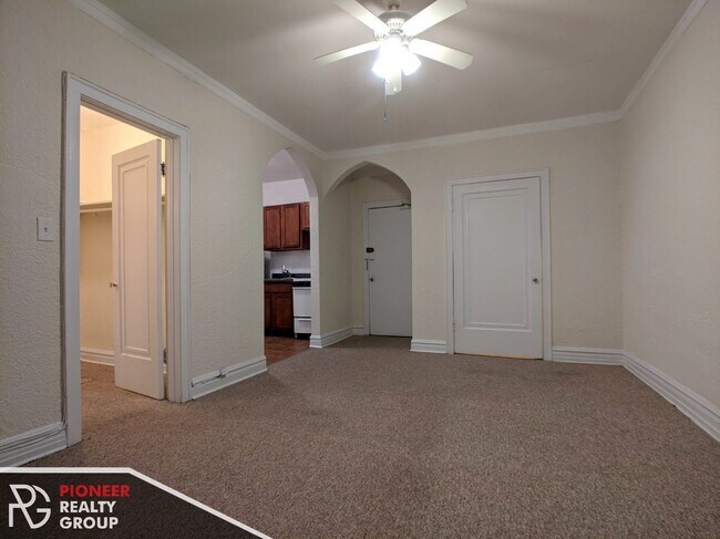 Photo - 4831 N Damen Ave