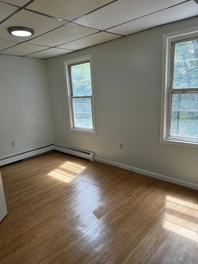 Building Photo - 77 Franklin St Unit 2