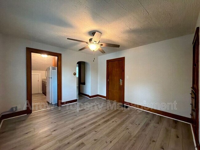 Photo - 3304 S 40th St Unit 4