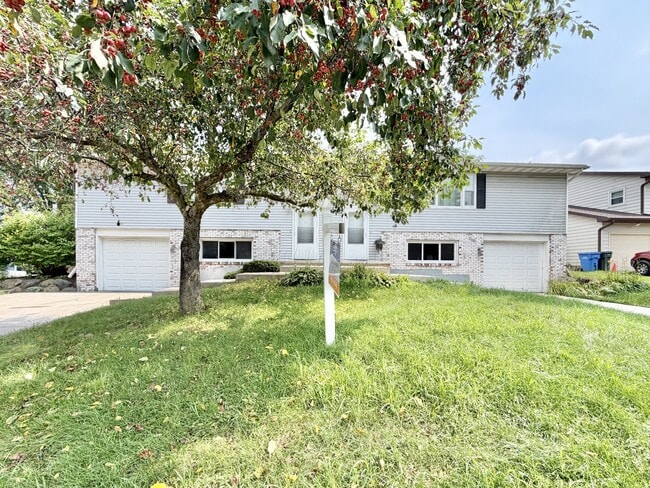 Building Photo - 2658 Chesapeake Dr