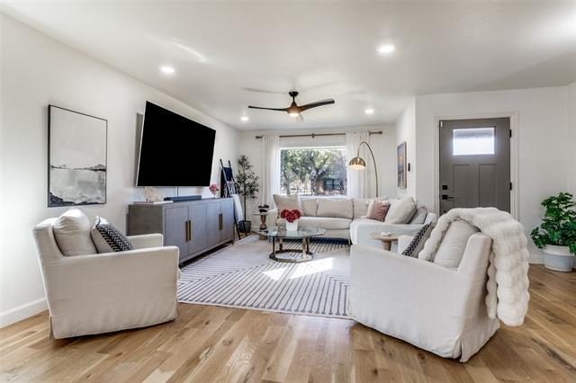 Photo - 2808 Sharpview Ln