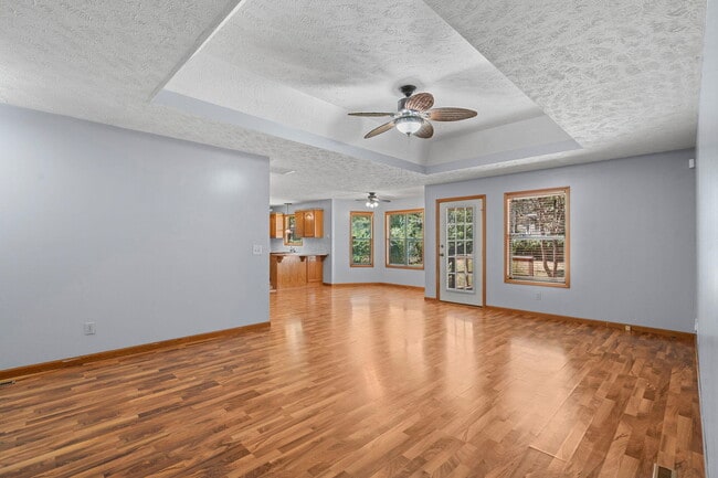 Photo - 303 S Suburban Ave