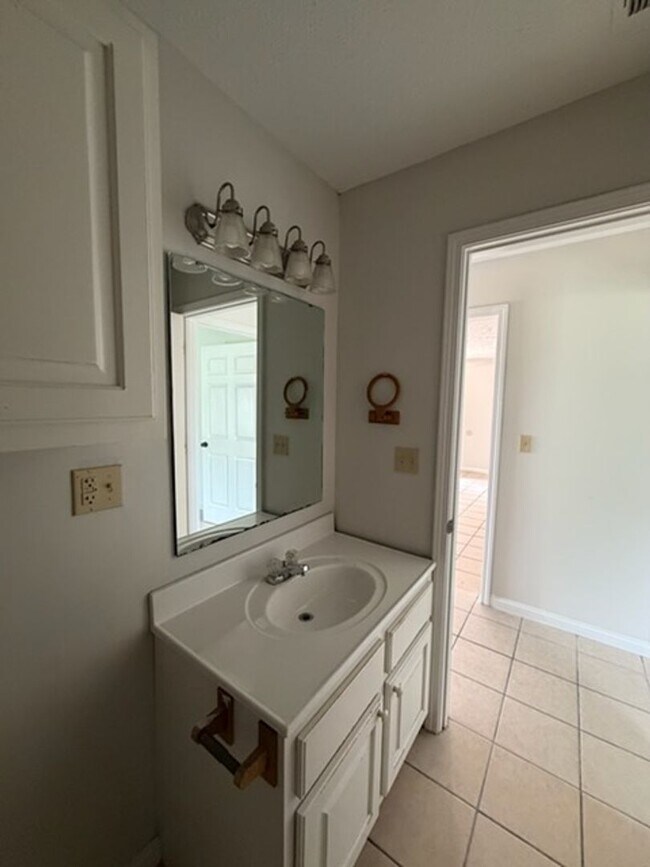 Photo - Renovated 3 Bedroom 2 Bath Home for Rent!!