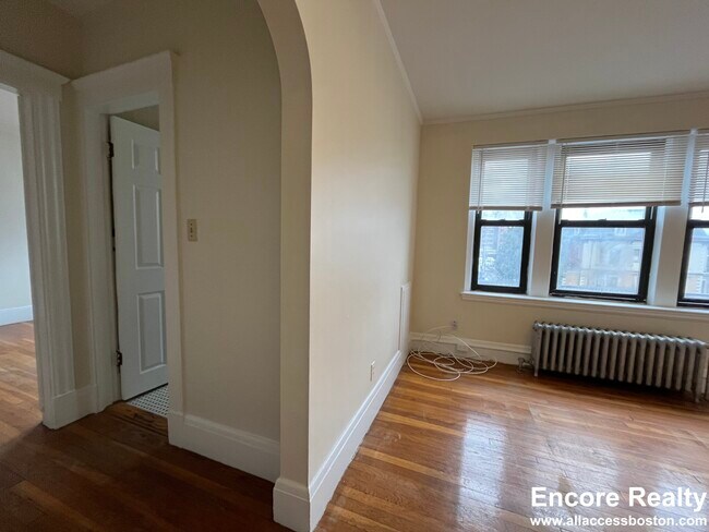 Photo - 349 Pleasant St Unidad B1-24