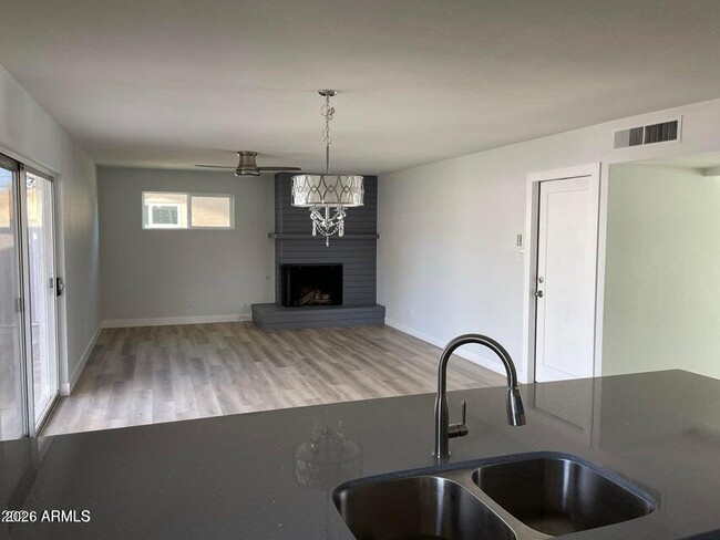 Photo - 414 E Malibu Dr