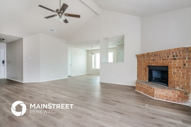 Photo - 900 Blewitt Dr