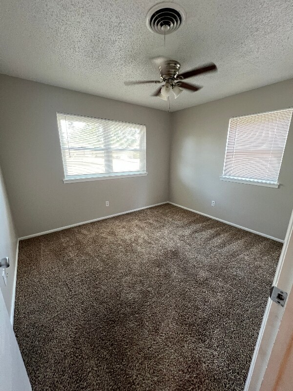 Photo - 5413 45th St