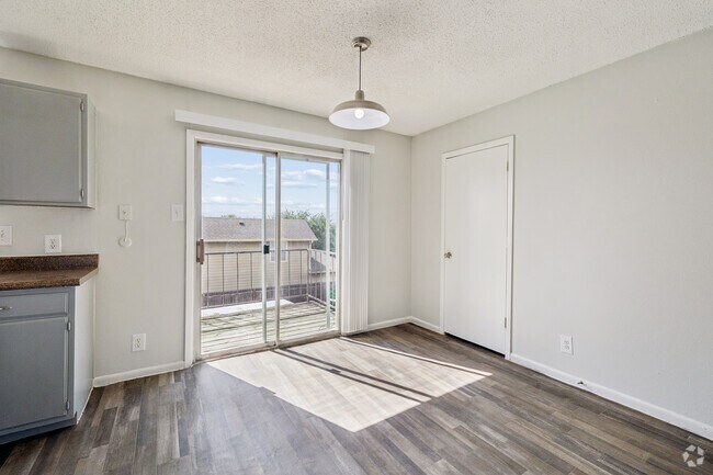 2BR, 1.5BA - 1,047SF - Dining Room