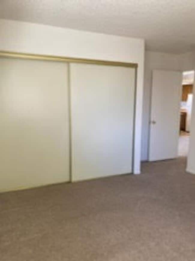 Laughlin Bay Village 2 Bedroom Condo! House Rental in Laughlin, NV