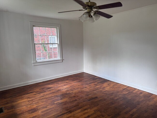 Photo - 303 W Washington Ave