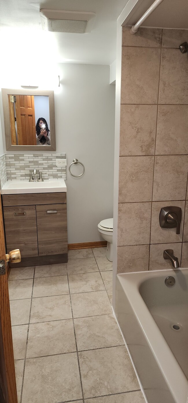 Photo - 5154 W School St Unidad Apt G