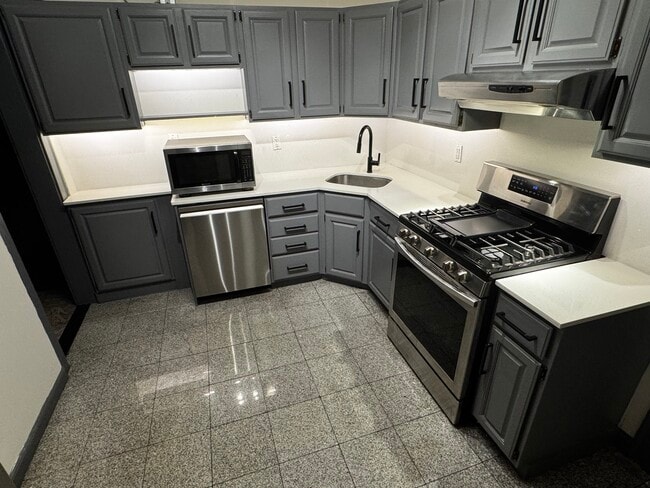 Building Photo - 86 Edgewood Ave Unit 1W