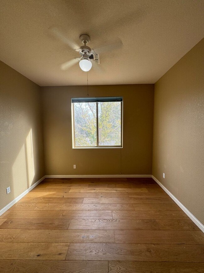 Photo - 5415 W Buffalo St