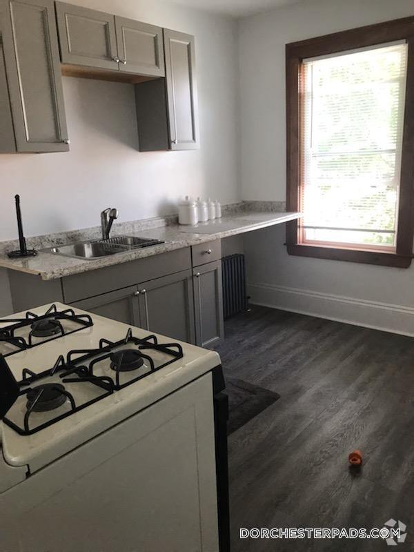 Building Photo - 3 Chamblet St Rental