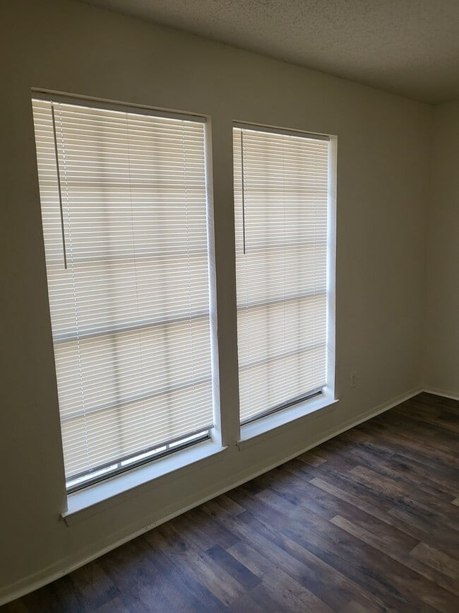 Photo - 525 Claire Ct