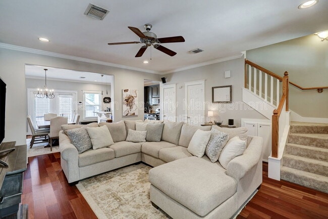 Photo - 1025 W 15th 1/2 St